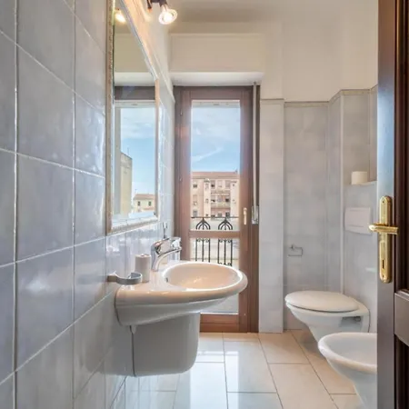 Dimoras 3br Center Balcony & Parking Apartmán
